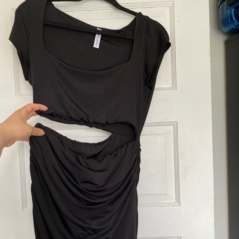 NWOT black dress with ruched side